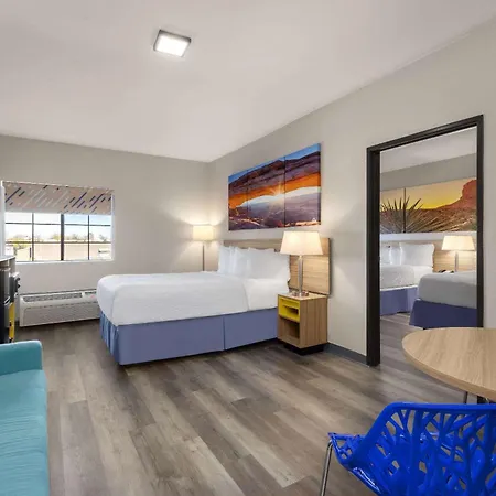 Days Inn & Suites by Wyndham Tucson/Marana
